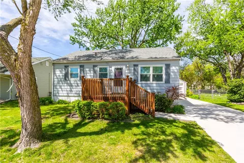 1920 59th St, Des Moines, IA 50322
