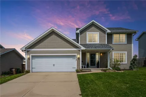 5876 Scenic View Dr, Pleasant Hill, IA 50327