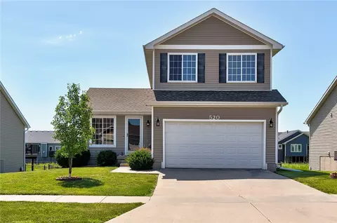 520 SE 13th St, Grimes, IA 50111