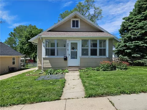 3014 4th St, Des Moines, IA 50313
