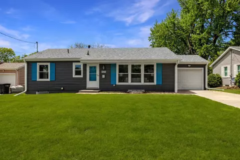924 14th St, West Des Moines, IA 50265