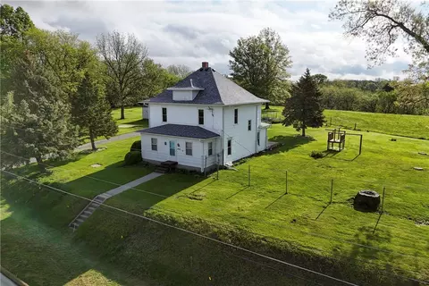 1204 W 4th St N, Newton, IA 50208