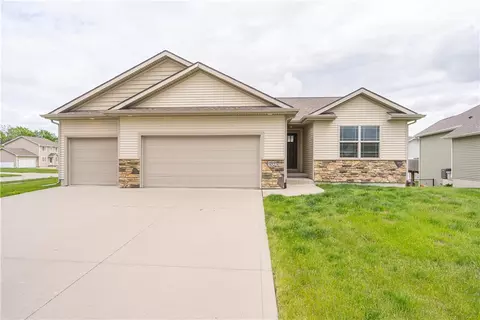 5023 NE Ledgestone Ct, Ankeny, IA 50021
