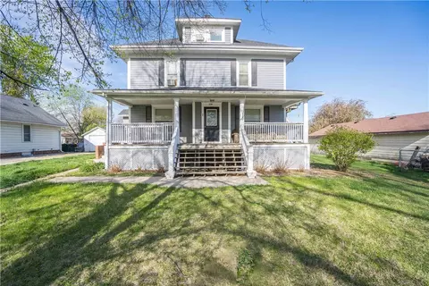 110 SW School St, Ankeny, IA 50023