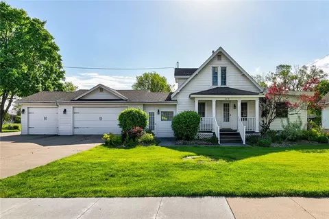 675 2nd St, Waukee, IA 50263