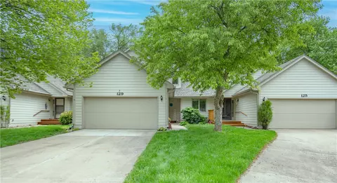 129 Evergreen Pl, West Des Moines, IA 50265