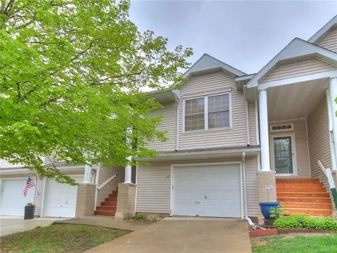 4827 63rd St, Urbandale, IA 50322