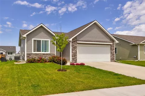 1365 NW Bunker Hill Dr, Waukee, IA 50263