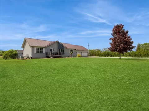 8886 NE Morgan Dr, Bondurant, IA 50035