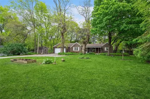 2535 E 28th St, Des Moines, IA 50317