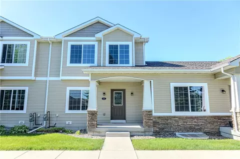 557 SE Williams Ct, Waukee, IA 50263