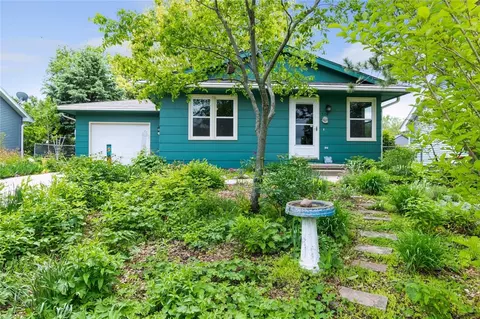 524 3rd St NW, Altoona, IA 50009