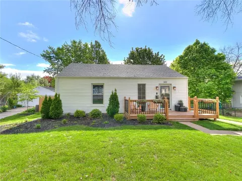1419 64th St, Windsor Heights, IA 50324