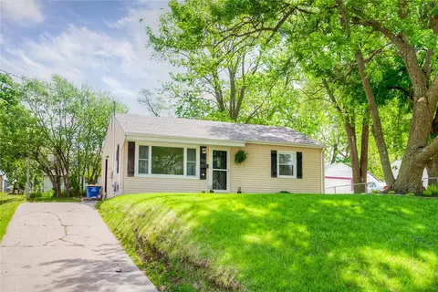 7103 SW 15th St, Des Moines, IA 50315