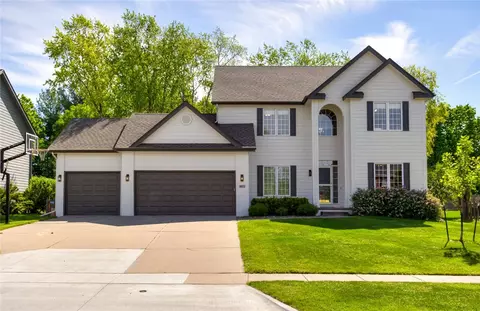 815 SE Plumwood Ln, Waukee, IA 50263