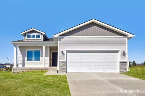 9764 Thorton Dr, Johnston, IA 50131