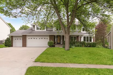 405 47th St, West Des Moines, IA 50265