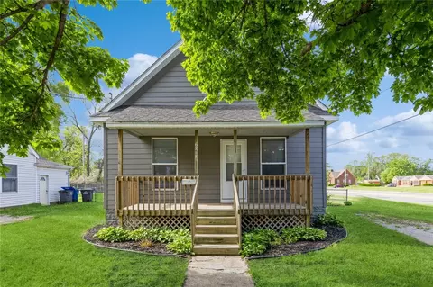 6218 Edwards Ave, Des Moines, IA 50312