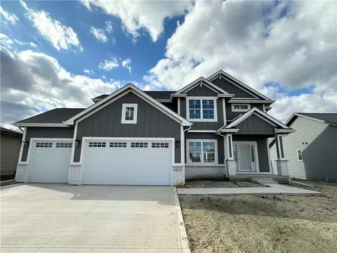 2415 SE 5th St, West Des Moines, IA 50265