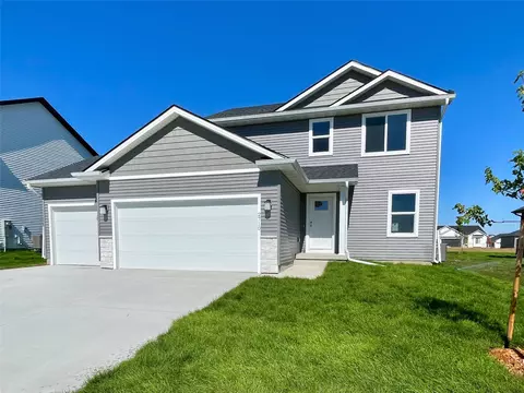 2710 NW Reinhart Dr, Ankeny, IA 50023