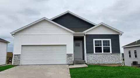 1100 Michael St SE, Bondurant, IA 50035