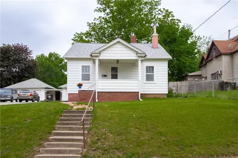 909 N Market St, Oskaloosa, IA 52577