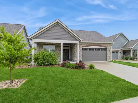 17558 Baxter Dr, Clive, IA 50325