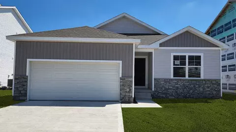 509 42nd St SW, Altoona, IA 50009