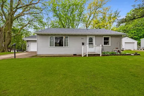 701 N 4th St, Guthrie Center, IA 50115