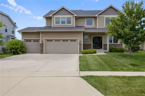 2370 SE Willowbrook Dr, Waukee, IA 50263
