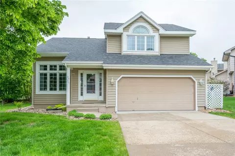 4909 69th St, Urbandale, IA 50322