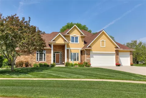 870 SE Brentwood Dr, Waukee, IA 50263