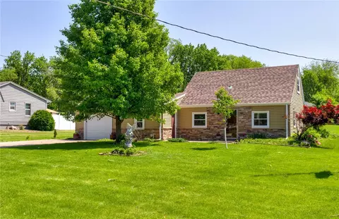 1625 NW 80th St, Clive, IA 50325