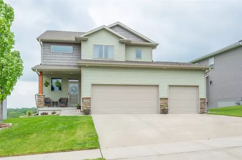2522 E 48th St, Des Moines, IA 50317