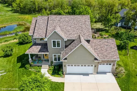 5913 NW 92nd Ct, Johnston, IA 50131