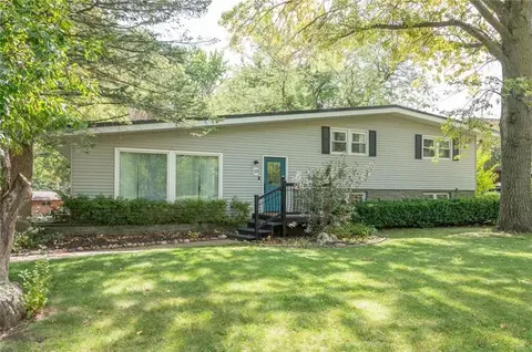 1315 S 12th Ave W, Newton, IA 50208