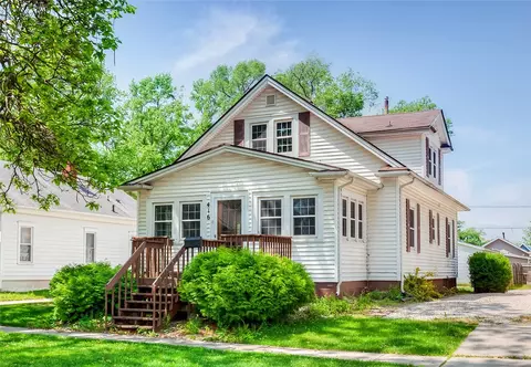 416 2nd St, West Des Moines, IA 50265