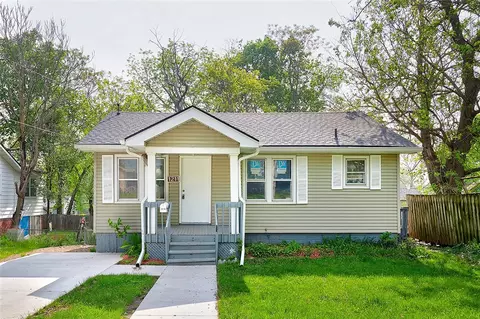 1211 56th St, Des Moines, IA 50311