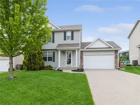 8303 Dakota Dr, West Des Moines, IA 50266