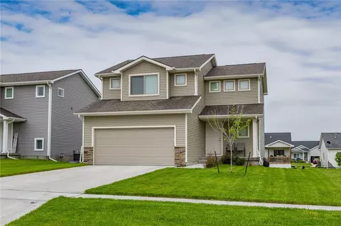 9044 Primo Ln, West Des Moines, IA 50266