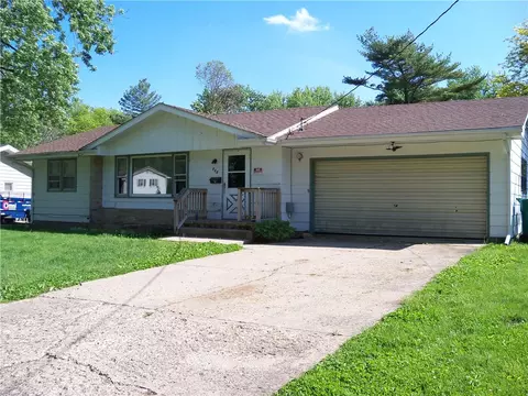 804 Vine St, Dallas Center, IA 50063