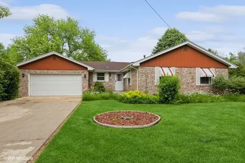 5253 NW 62nd Ave, Johnston, IA 50131