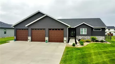 406 5th St SE, State Center, IA 50247