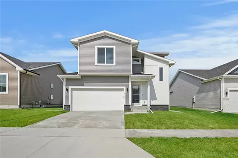 2113 Barry Dr, Adel, IA 50003