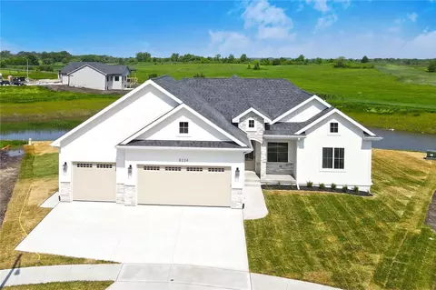 8234 Buckley Ct, Johnston, IA 50131