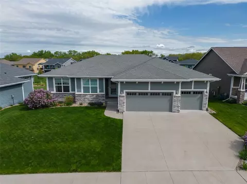 1017 Shelby Dr, Adel, IA 50003