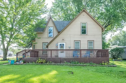 400 S 1st St, Indianola, IA 50125