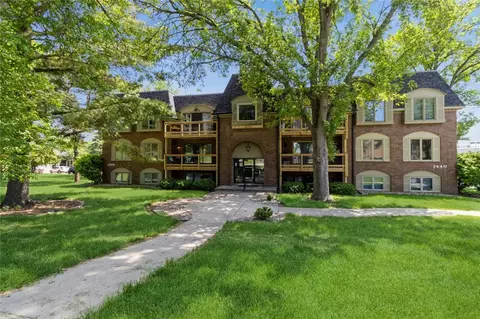 1440 20th St #8, West Des Moines, IA 50265