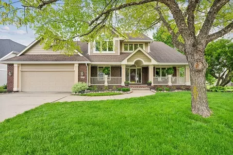 6180 Colt Dr, West Des Moines, IA 50266