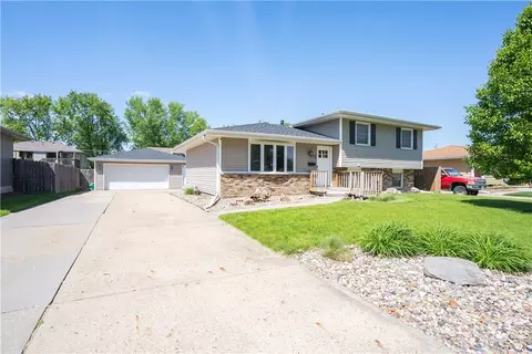 410 NE 7th St, Ankeny, IA 50021